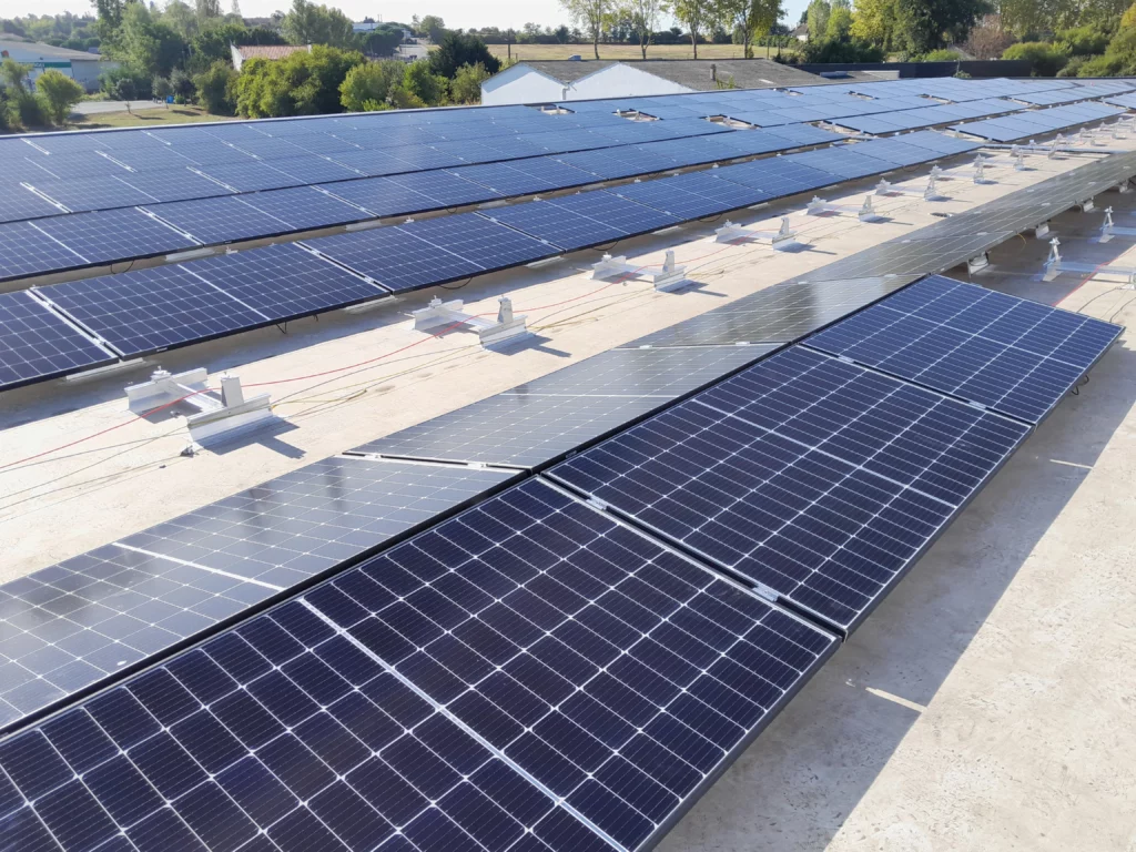 Toiture membrane en Panneau solaires chantier Granico